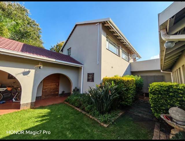 4 BEDROOM HOUSE FOR SALE IN VANDERBIJLPARK SE 2